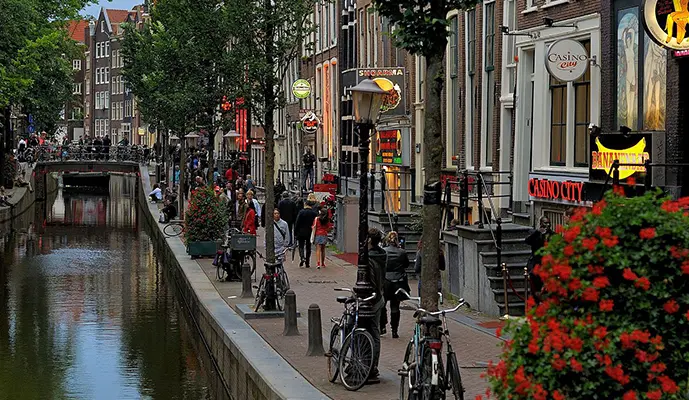 History of Amsterdam - City Center Guided Walking Tour - Image 3