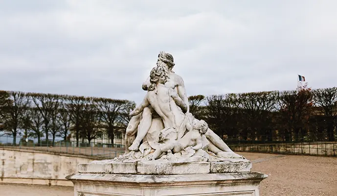 Combo: Paris City Center + Louvre Museum Guided Tour - Image 4
