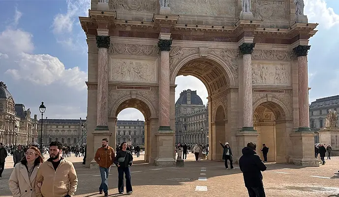 Combo: Paris City Center + Louvre Museum Guided Tour - Image 5
