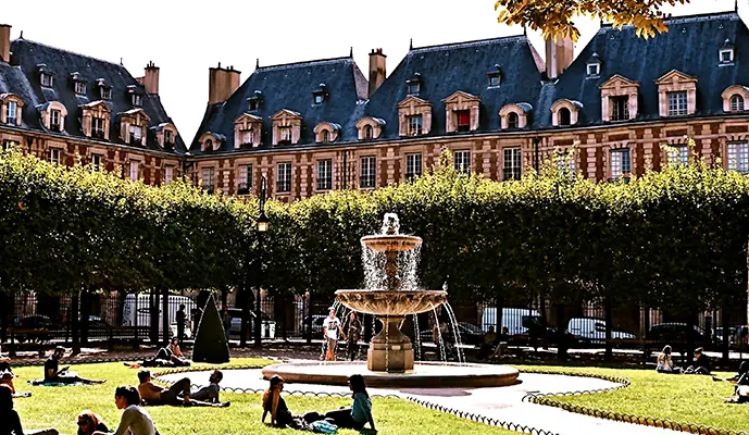 Le Marais District Guided Walking Tour - Image 4