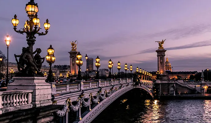 Monumental Paris Walking Tour & Personal Boat Cruise - Image 3