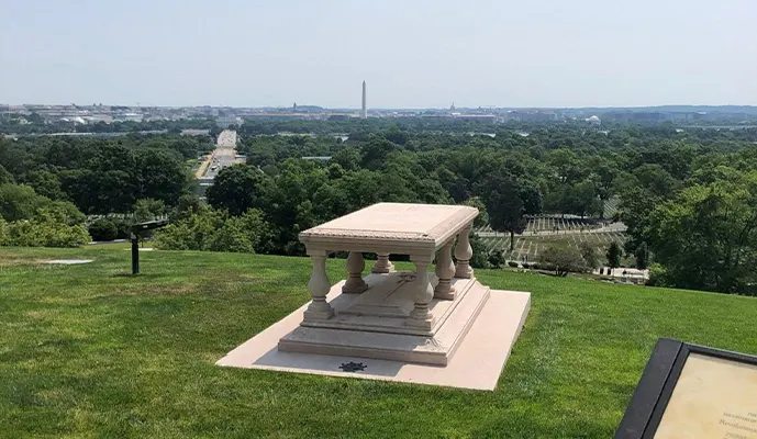 Arlington Cemetery & Changing of the Guard - Guided Walking Tour - Image 4