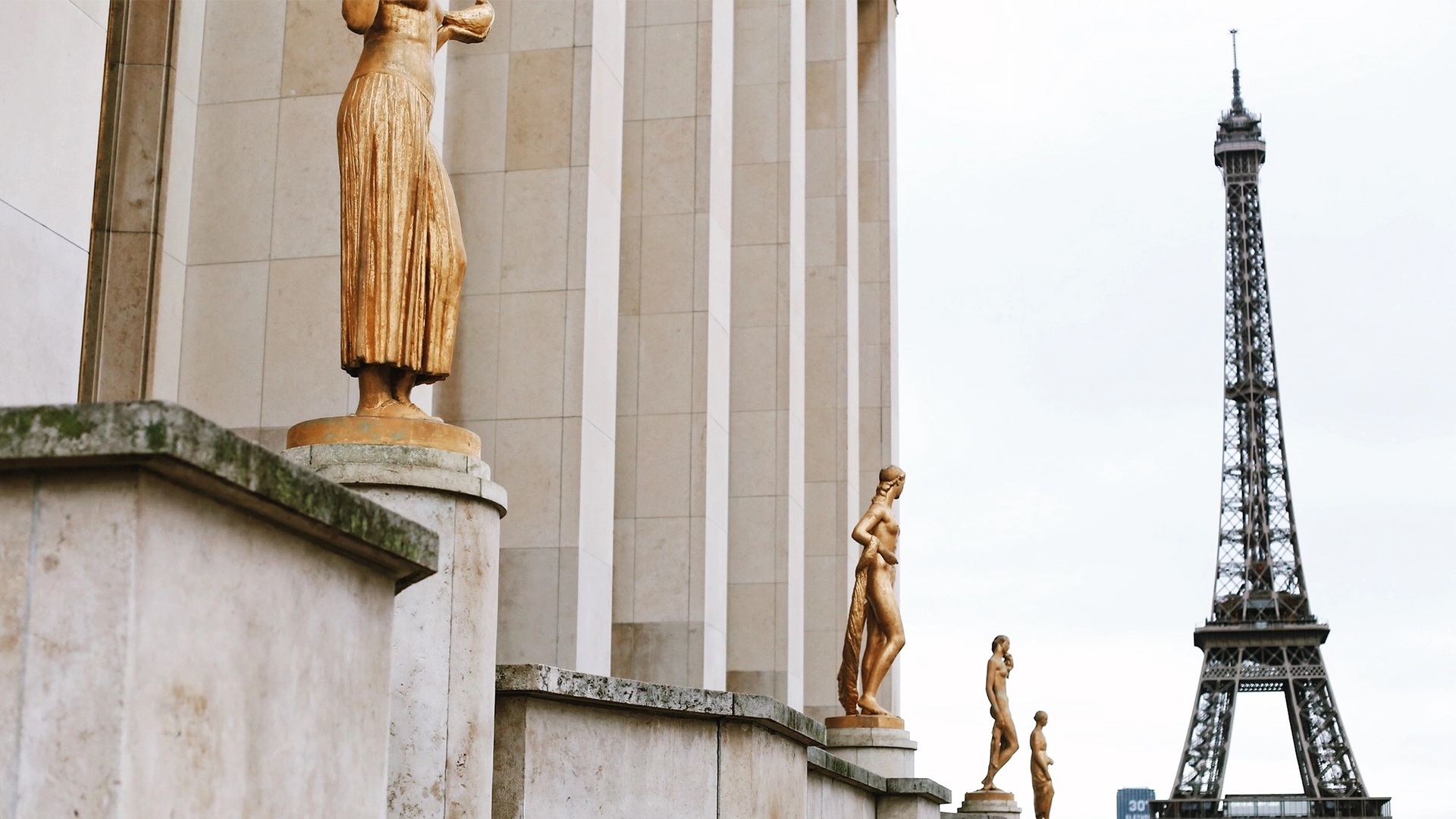 Combo: Paris City Center + Louvre Museum Guided Tour
