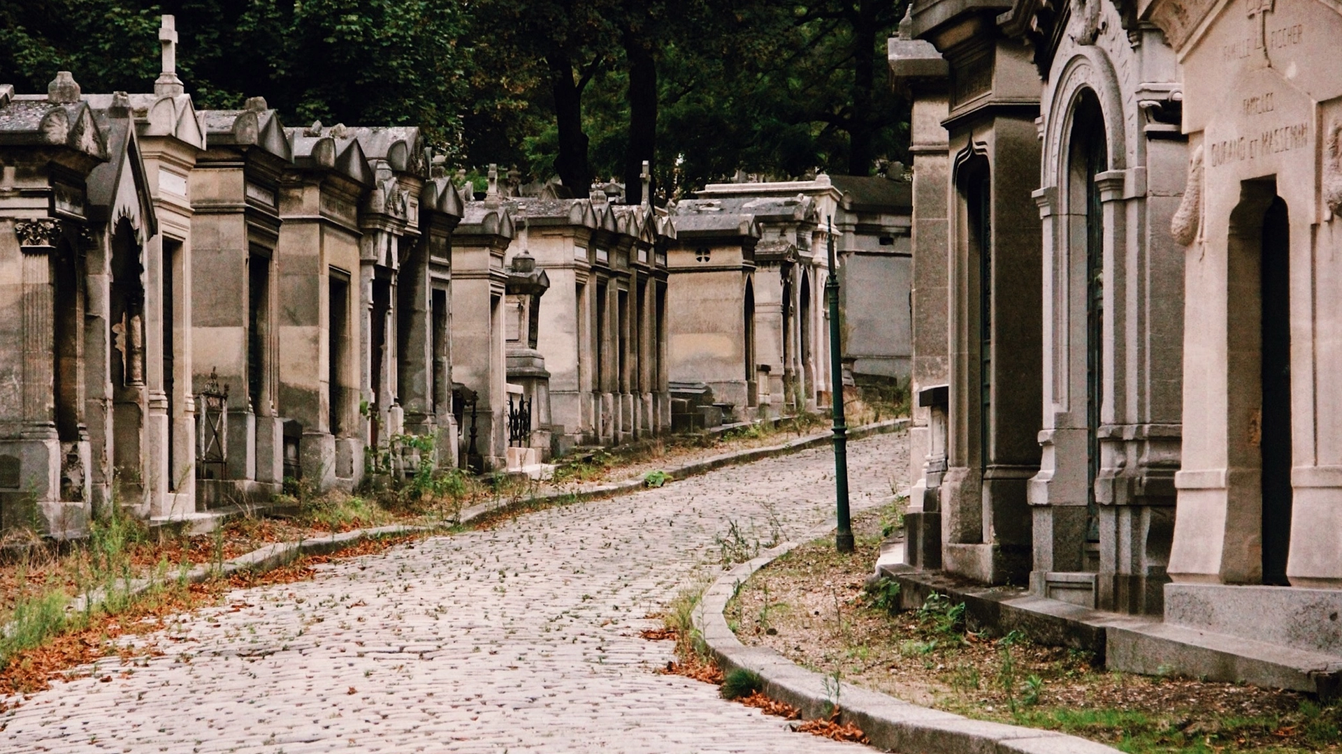 Pere Lachaise Cemetery Guided Walking Tour