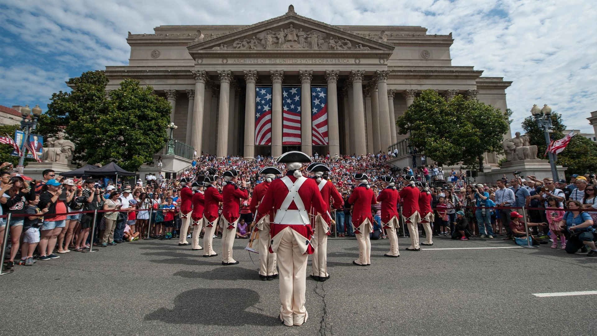Combo: National Archives Museum + National Portrait Gallery Tour